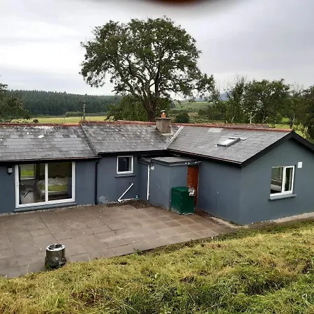 Oldcourt 3 Bedroom Holiday home