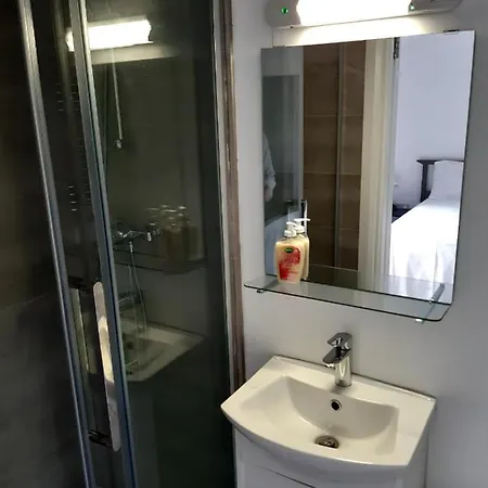 Oldcourt 3 Bedroom *