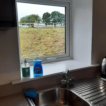 Oldcourt 3 Bedroom *