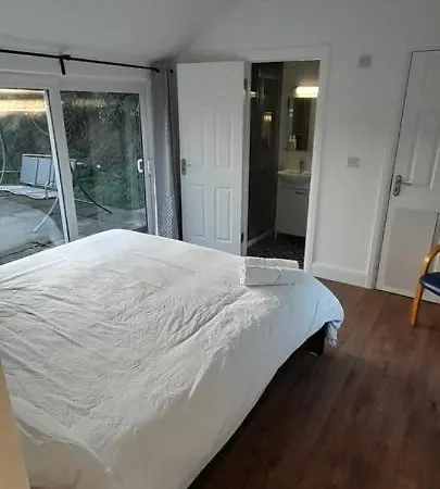 Oldcourt 3 Bedroom